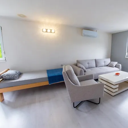 Calimero Apartment *